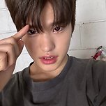 이소히 마카롱 애교살위에 눈물점 진짜 사기라고ㅠ 이미지