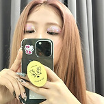 폰케이스 모서리마다 다 깨져있는 거 킬포 이미지