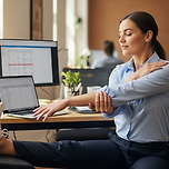 장시간 앉아있는 직장인을 위한 혈류 순환 스트레칭 이미지