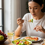 단식 후 폭식이 일어나는 심리적 원인과 해결책 이미지