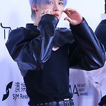 😹 250920 TMA 더팩트뮤직어워즈 레드카펫 리노 이미지