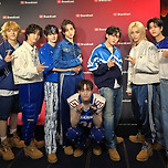 😼 Stray Kids "특(S-Class)" Surprise Performance | YouTube Brandcast 2024 리노 이미지