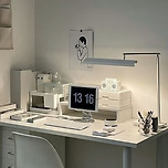 화이트 데스크테리어 이미지