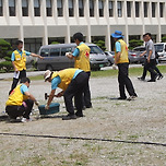 비바람 속에서도 다시 일어설 수 있었던 이유 이미지