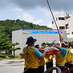 비바람 속에서도 다시 일어설 수 있었던 이유 이미지