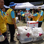 비바람 속에서도 다시 일어설 수 있었던 이유 이미지