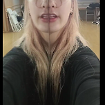 브이앱 방송 도중 거울 놀이하는 오마이걸 승희 이미지