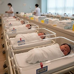 "여보, 집에서 산후조리 할까?"…최고 5000만원 넘어선 산후조리원 이미지