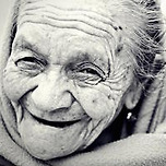 늙음은 익숙해질 수 없다 이미지