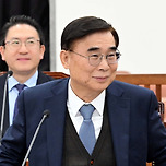 [단독] ‘통일교 게이트’ 윤영호 녹취록엔 이종석 국정원장도… “한 차례 만나” 이미지