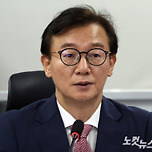 전재수 흔드는 통일교 파장…해수부 이전·부산시장판까지 뒤흔들다 이미지