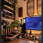 한국 전통 컨셉의 데스크 셋업 이미지