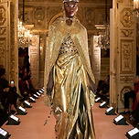 최근 돌체앤가바나가 선보인 신상 수제 드레스들 이미지