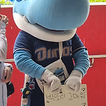 NC 마스코트가 KT 마스코트에게 보낸 스케치북 메세지 이미지