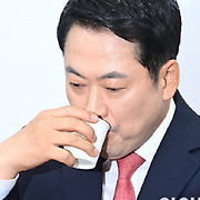 '장동혁 입원' 장기화...오도 가도 못하는 '대표 사퇴론'