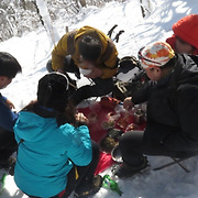 정상에 올라 막걸리 한 잔?..산에서 술 못 마신다