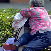 "외로워서 갔다가 무너진다.." 65살 이후 반드시 피해야 할 장소 1위