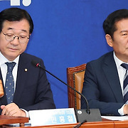 정청래, 당헌 고쳐가며 전대 채비… 불출마 선긋고 연임 도전 시동
