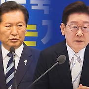 [비하인드 뉴스] "대체불가 대통령이다" 회견 도중 칭찬글 올린 정청래