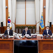 문 대통령 “8월 17일 임시공휴일, 국민께 작은 위로 되길”