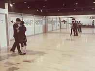 공휴일은 좀 쉬면 안되겠습..