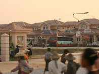 2006년도 건설중인 미얀마..