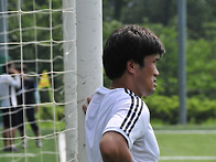 항상 심각한 분들