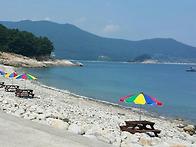 양화마을 바닷가에 영철이..