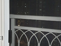 창문에 안전 방법창 했습니..