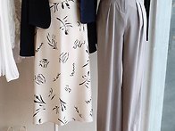 드로잉 스커트 / 핀턱 슬..