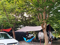덥지만..그늘 아래는 시~..