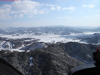 설산과 Ch-77 비행