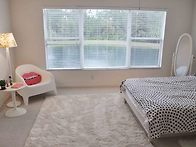 미국 신혼집 침실..