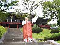 조사의 뜻을 편견으로 재단..