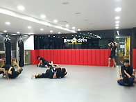 주짓수 수업하는 모습입니..