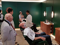 2018 파리 MCB 헤어월드 전시장내 바버샵 ..