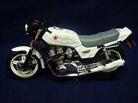 CB 750F 화이트