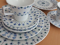 점묘법을 이용한 커피세트..