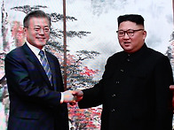 문재인 대통령, 김정은 남북 9월 평양공동선..