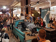 2018 파리 MCB 헤어월드 전시장내 바버샵 ..