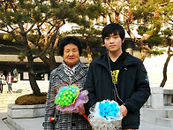 할머니와 손자의 다정한 ..