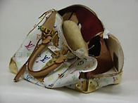 찧겨진 루이비통 ..