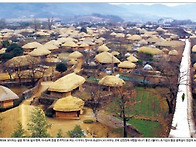 돌담 따라 고샅 걸으며&hellip;옛..