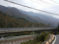 얼름골 케이블카 를 기둘리..