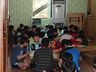 기숙사에서 즐거운 점심시..