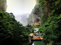 옌당산광광명승구(雁荡山风景名胜区)