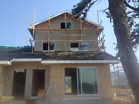 벽체와 지붕 모서리 방수를..