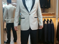 드레스 고르고 왔어요~~^..