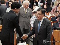출판기념회에서 與ㆍ野함께..