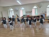 유아체육-도넛링/두밀리책..